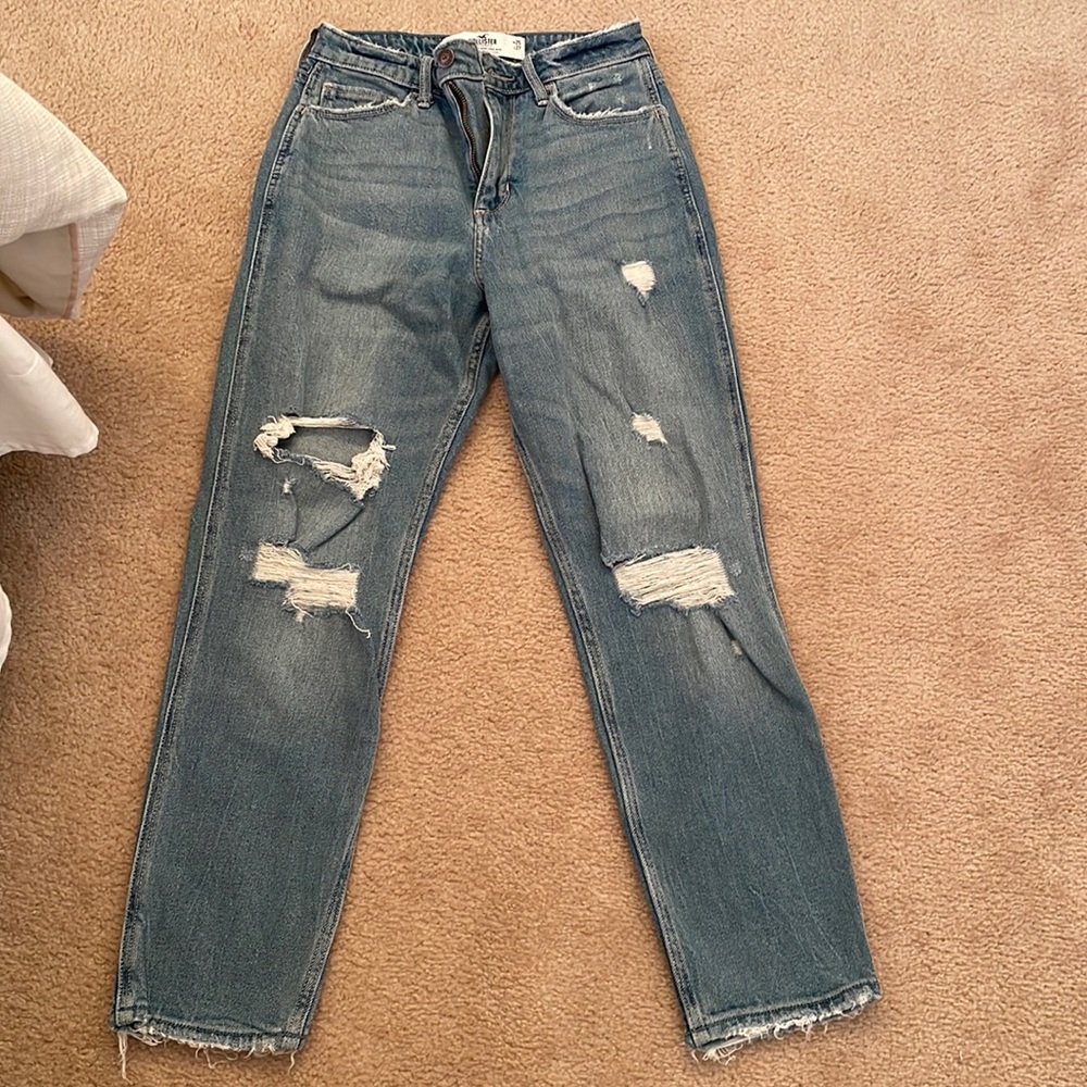Hollister Curvy High-Rise Mom Jean Size 1R